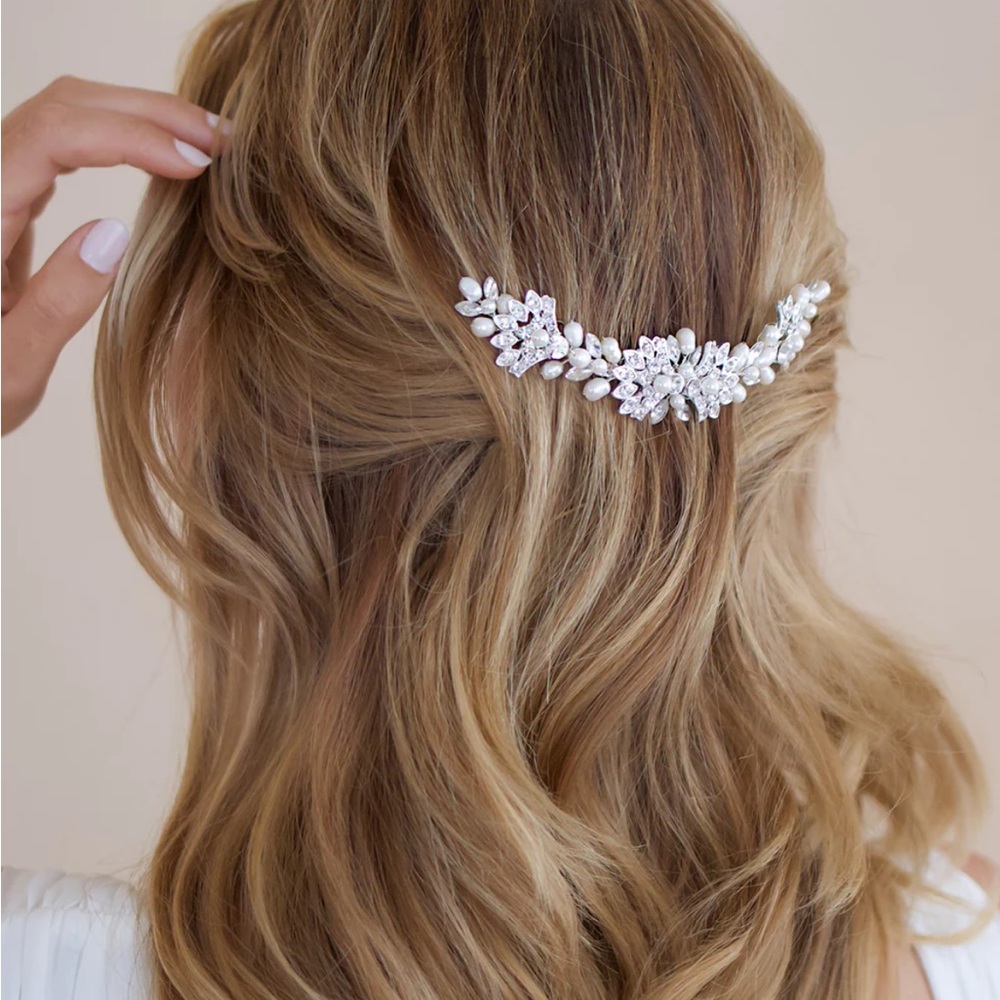 Dareth Colburn Elle Pearl Bridal Comb